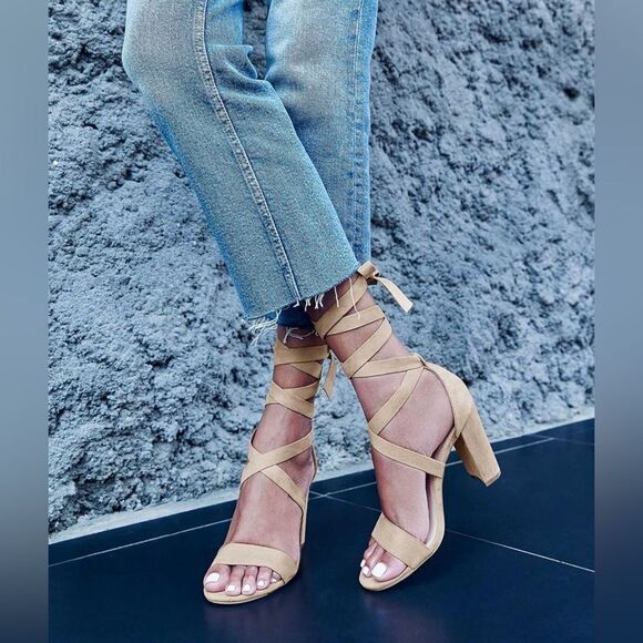 Vici | Tan Strappy Block Heel Size 9.5 - Picture 9 of 9